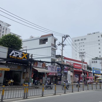 Giá thơm ! Nhà 2 tầng mặt tiền Nguyễn Thị Thập 10m x 70m