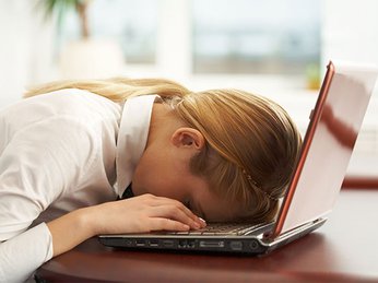 Cách làm giảm tình trạng mệt mỏi khi thiếu ngủ