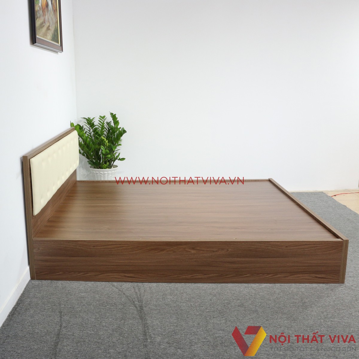 Giường Ngủ MDF Phủ Melamine Có Đầu Nệm Kem Hiện Đại Màu Óc Chó