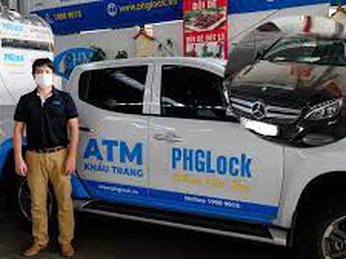 Thẳng tay bán Mercedes để mua xe chở ATM gạo, cha đẻ ATM gạo tuyên bố: sẽ chống dịch đến đồng tiền cuối