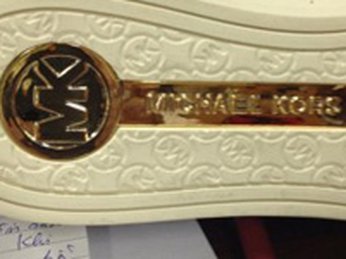 Mua giày thể thao Michael Kors chính hãng giá tốt ở đâu?