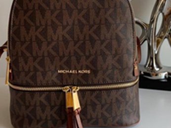 Mua balo hàng hiệu Michael Kors mini, mua giá tốt tại K&A